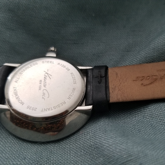 Kenneth Cole leather watch - Picture 3 of 6